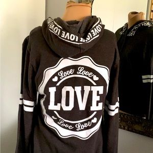 SWEATSHIRT LOVE HOODIE SIZE LARGE
